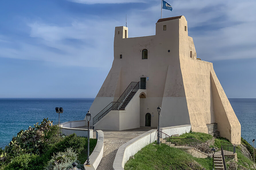 torre truglia sperlonga mare tiberio club